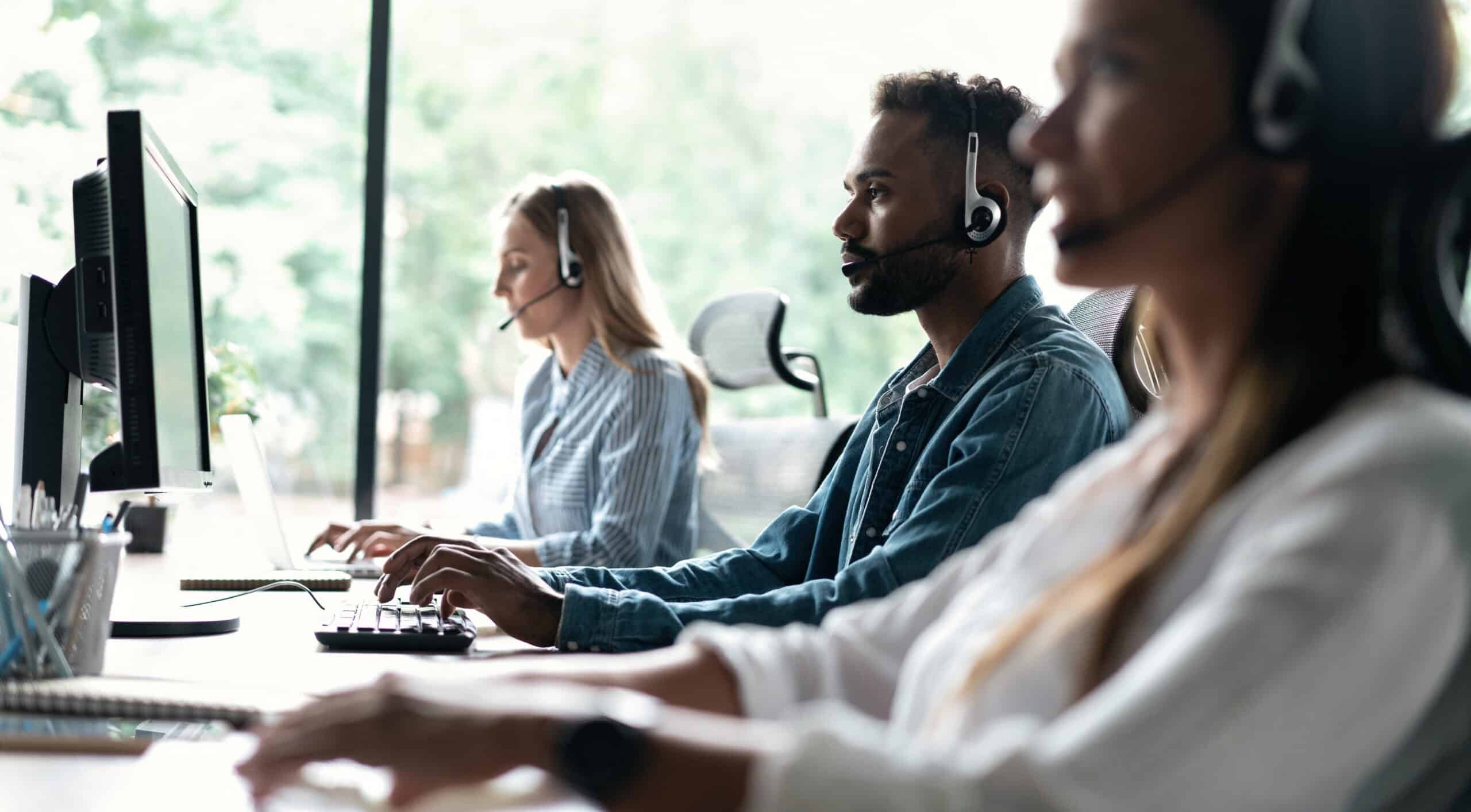 Reactive vs. Proactive IT: Why Reactive IT Environments Create Compounding Operational and Security Risks Reactive IT vs Proactive IT